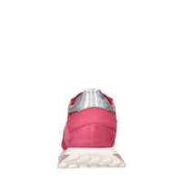 Sneakers in pelle, tessuto ed ecopelle 