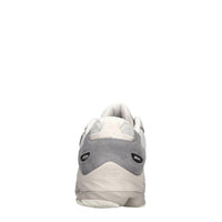 Sneakers in pelle e tessuto 