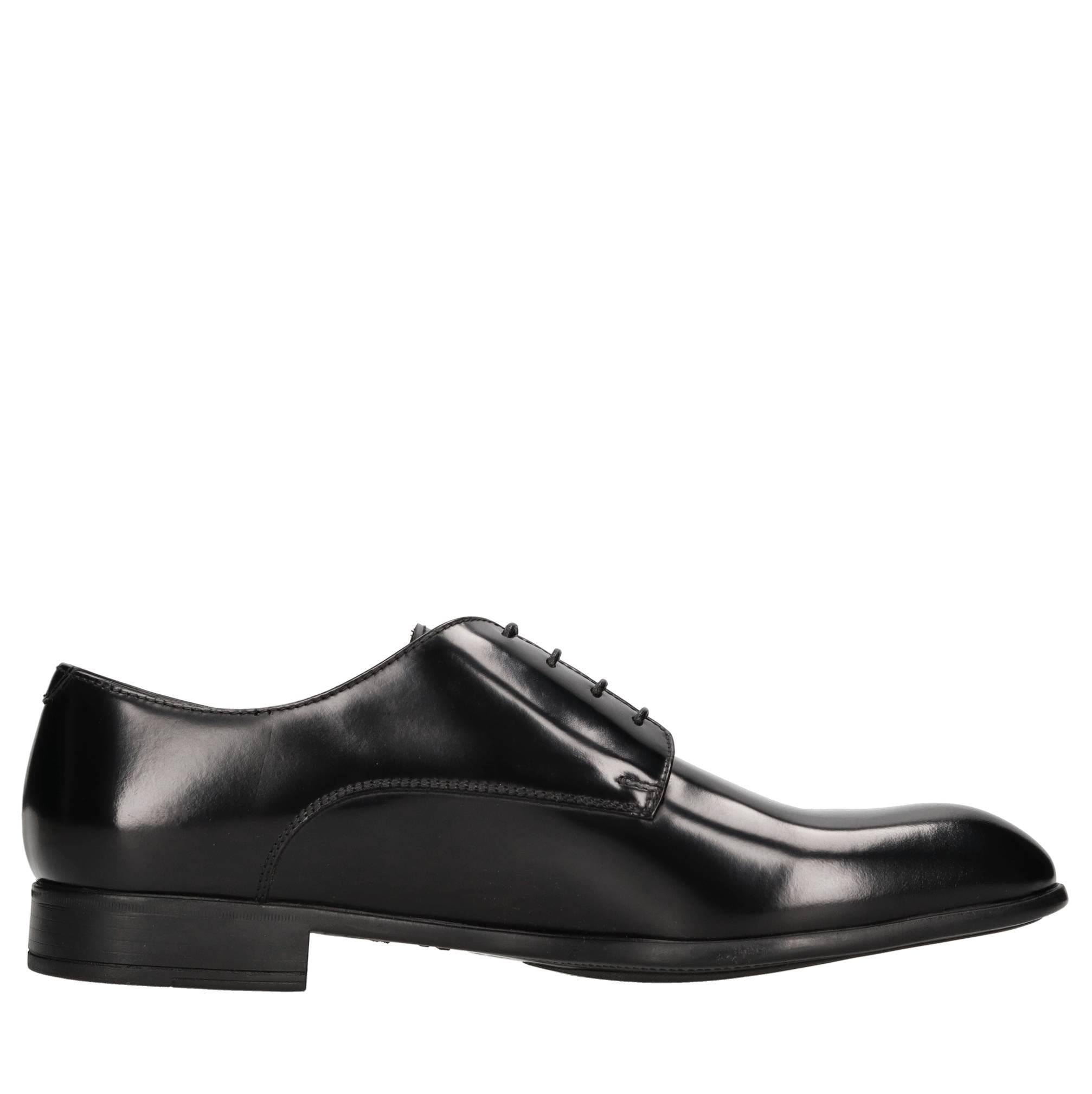 Stringate in pelle 