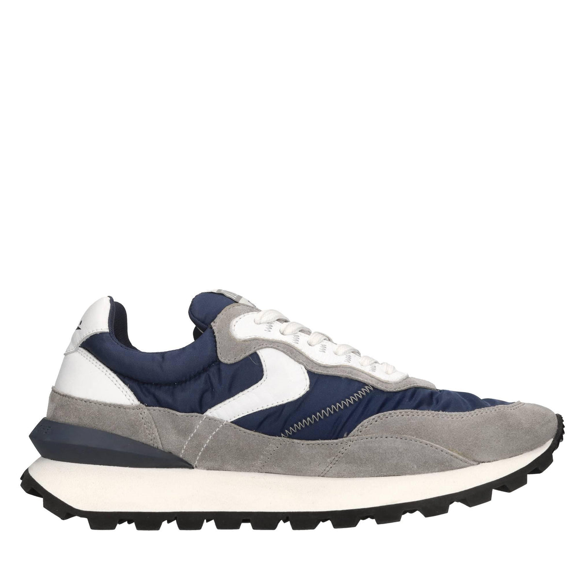 Sneakers in camoscio e tessuto 