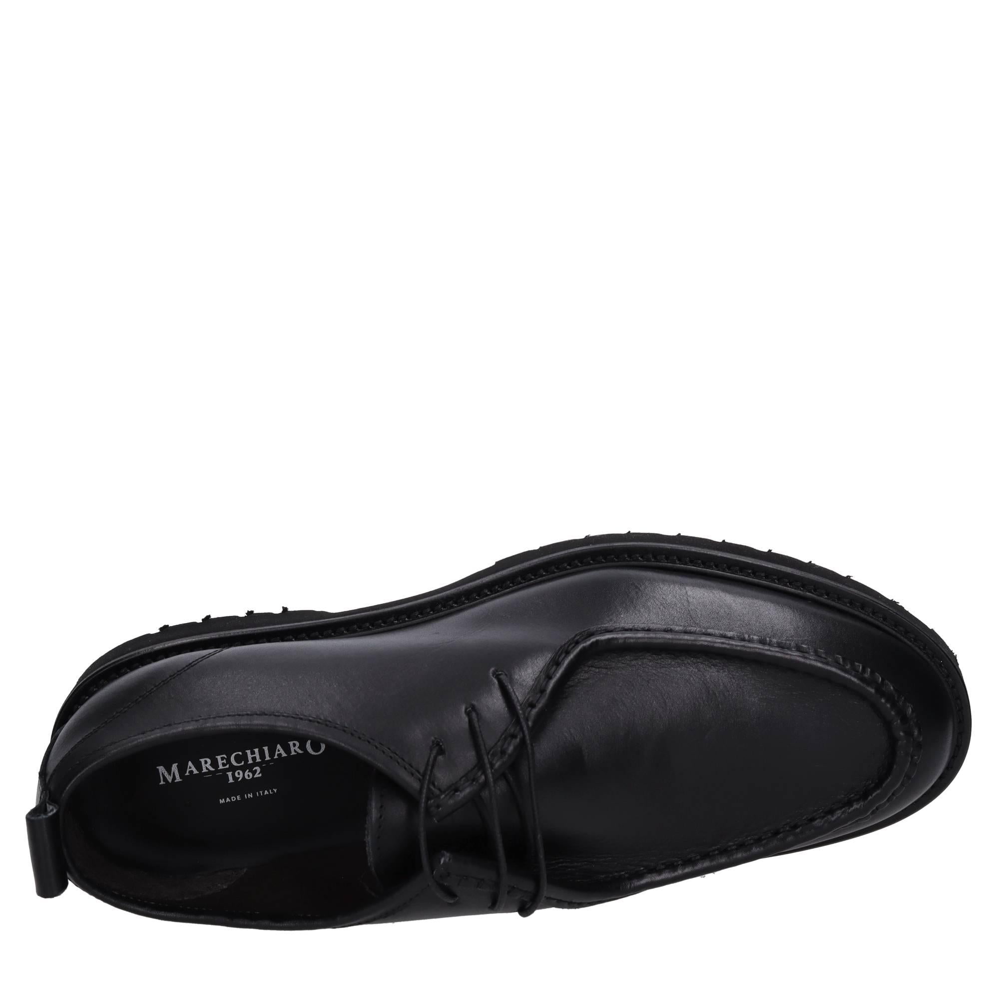 Stringate in pelle 