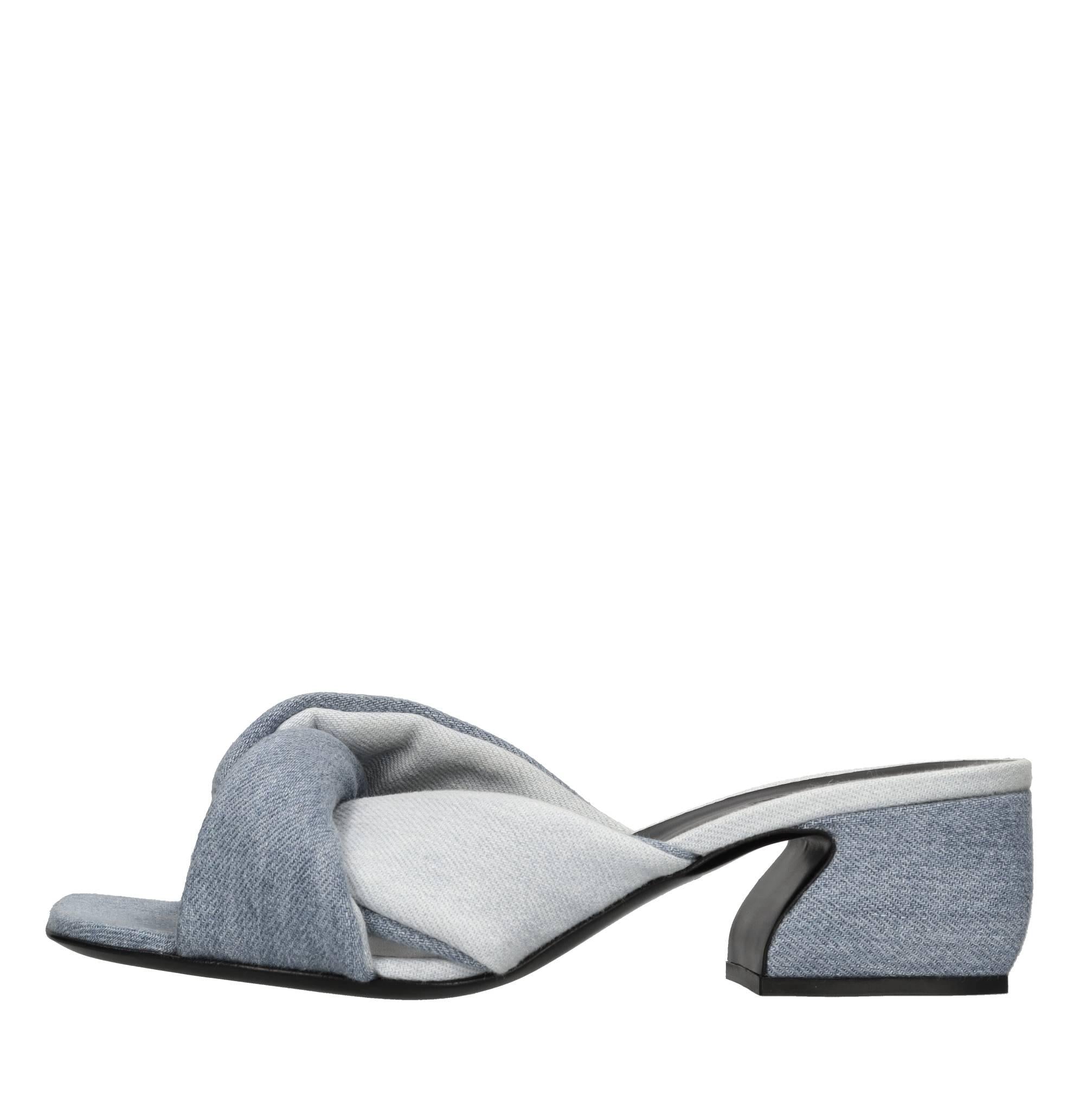 Mules in denim 