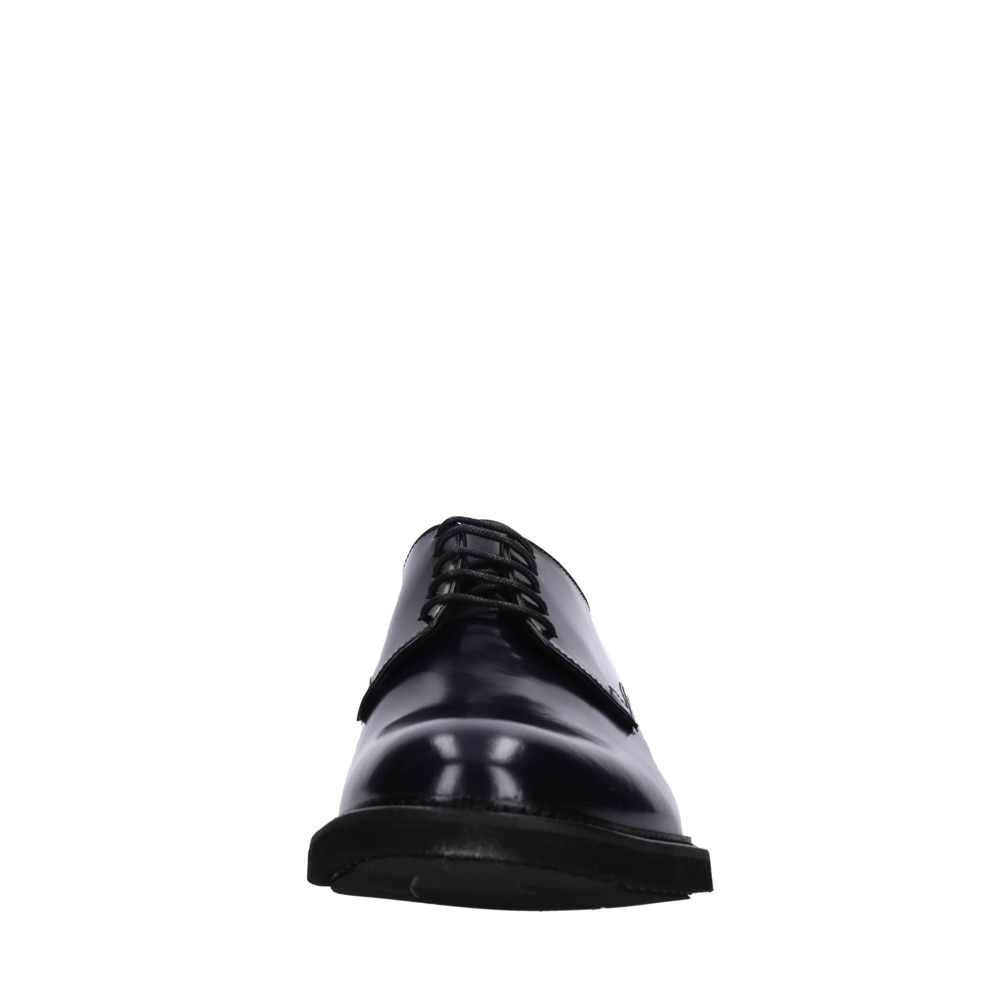 Stringate in pelle 