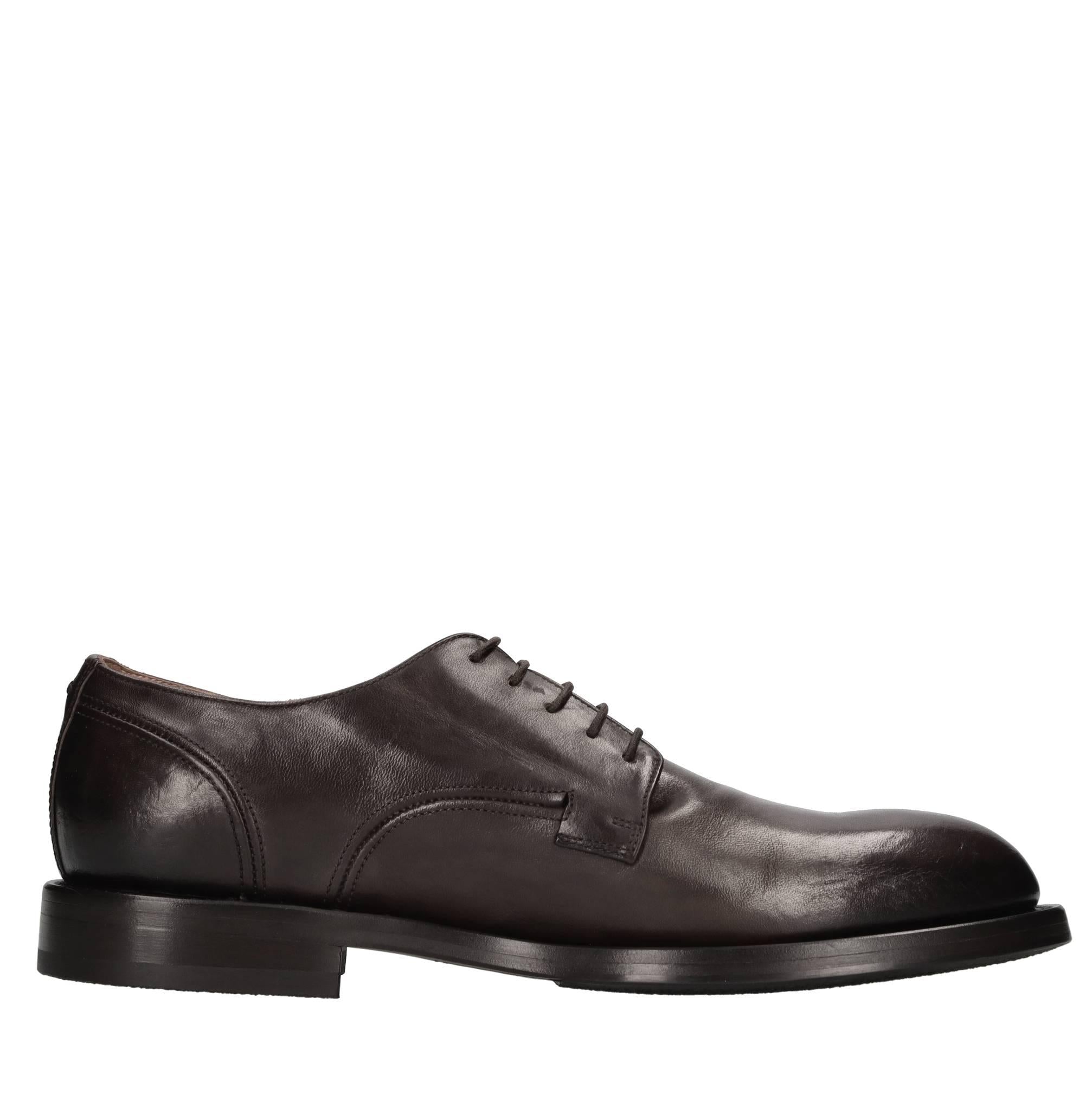 Stringate in pelle 
