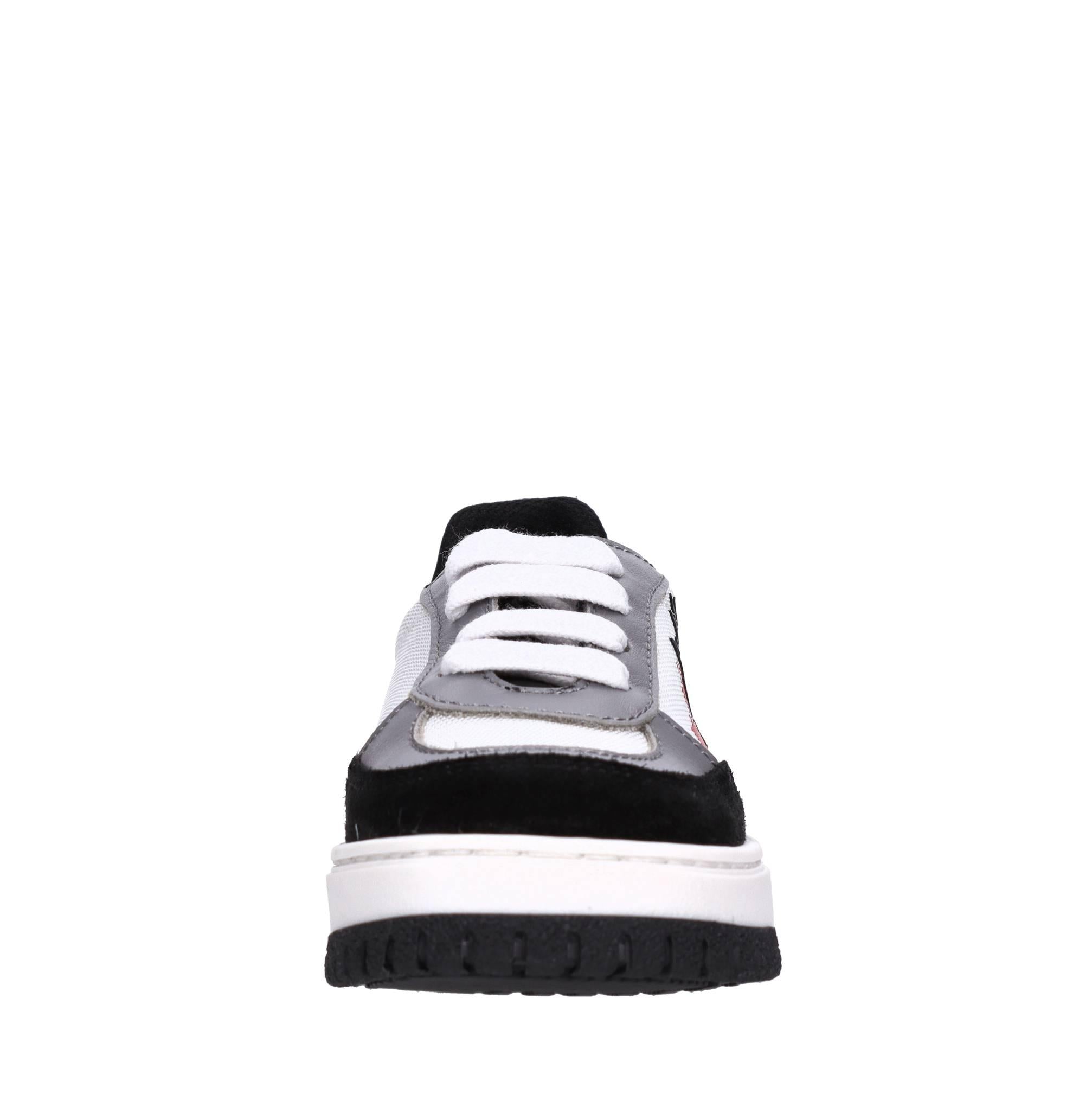 Sneakers in camoscio e tessuto 