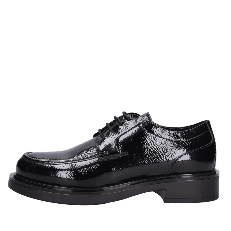 Stringate in pelle 