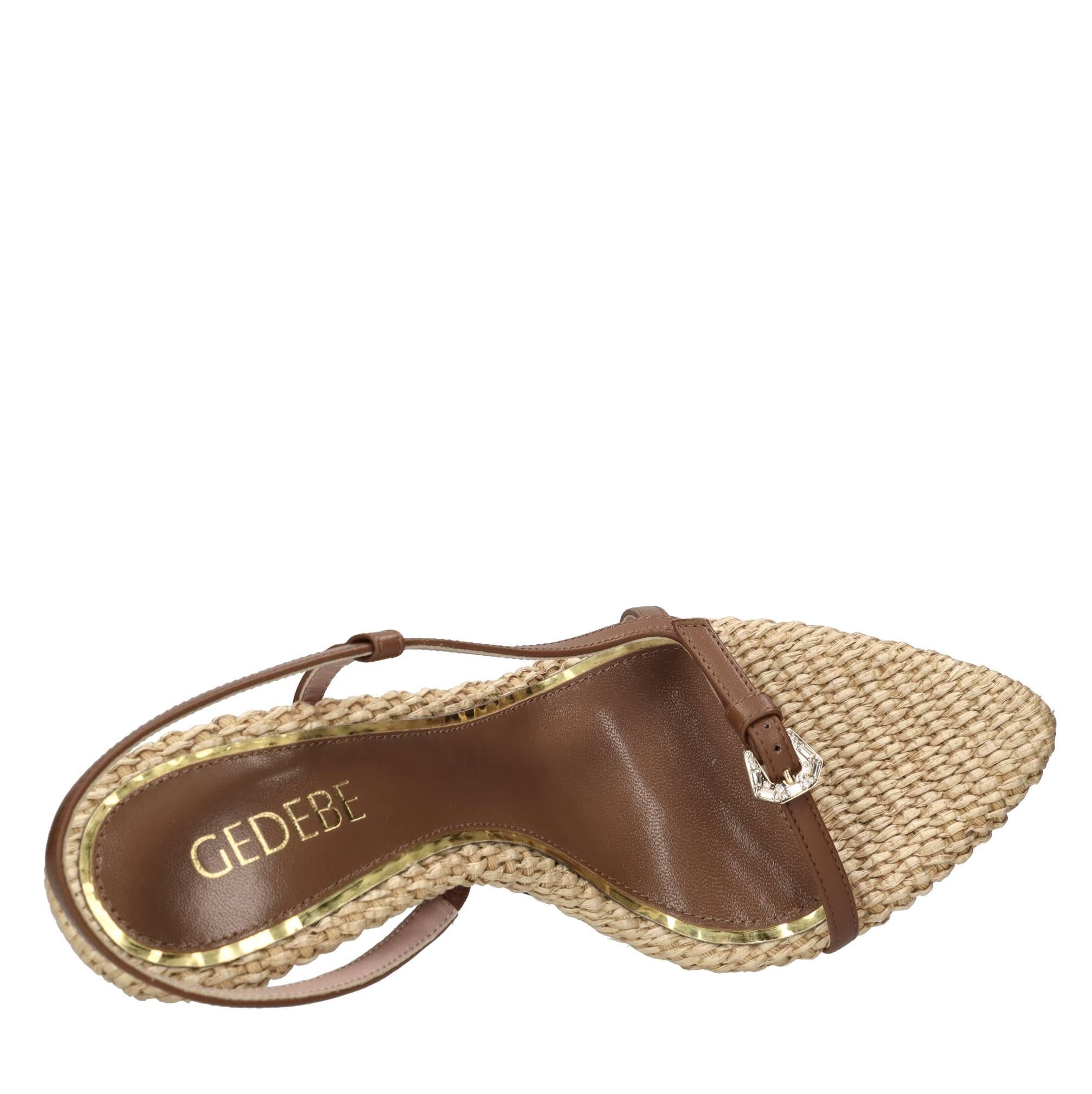 Sandali in pelle e rafia 