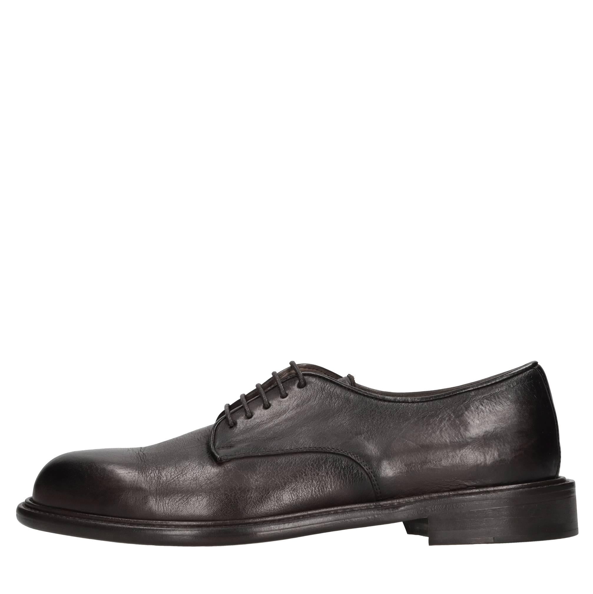 Stringate in pelle 