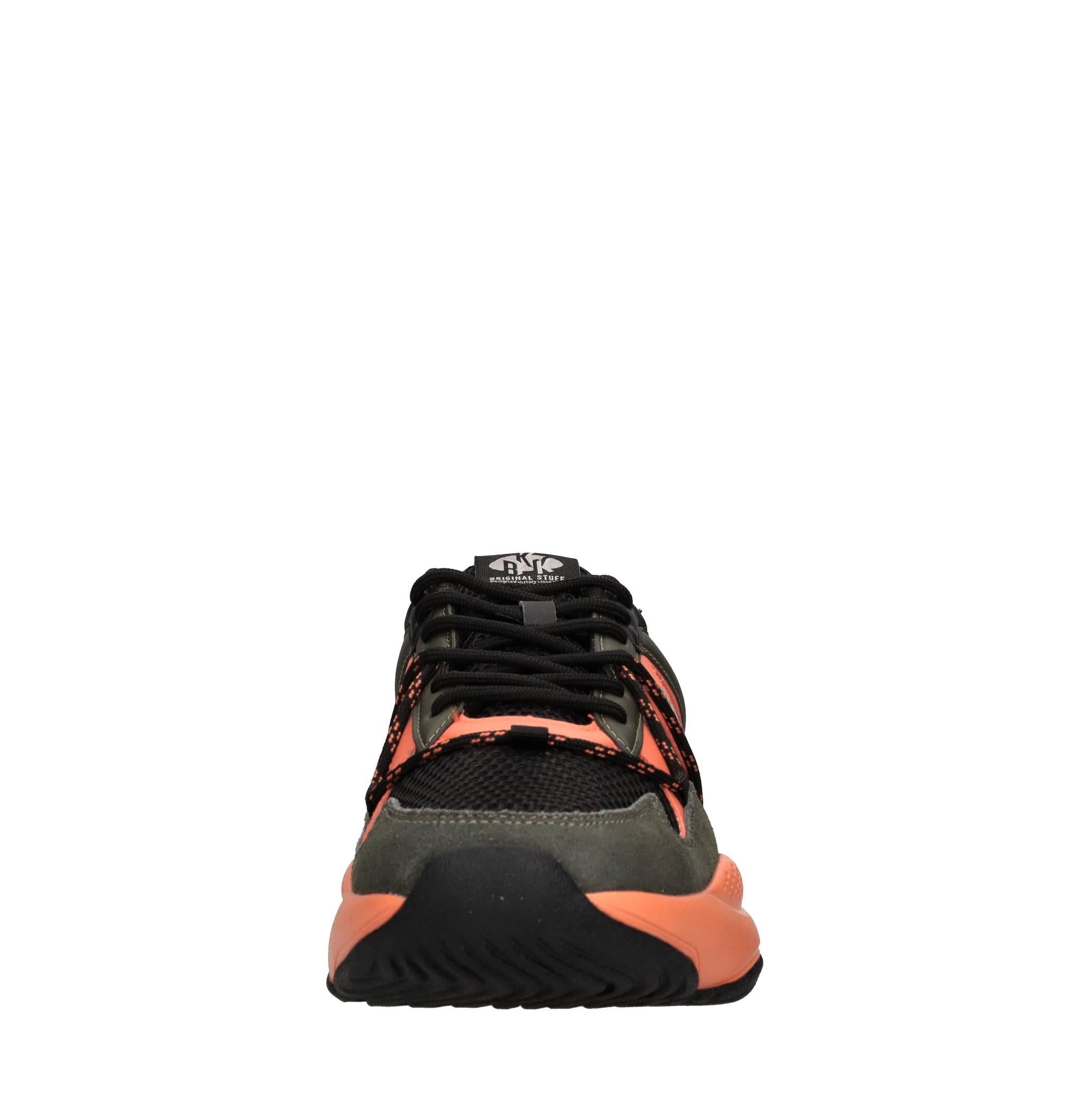 Sneakers in pelle ecopelle e tessuto 