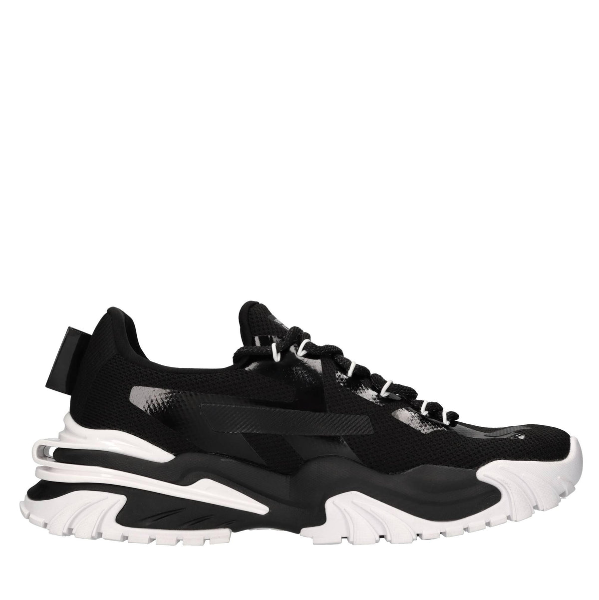 Sneakers in tessuto ed altre materie 