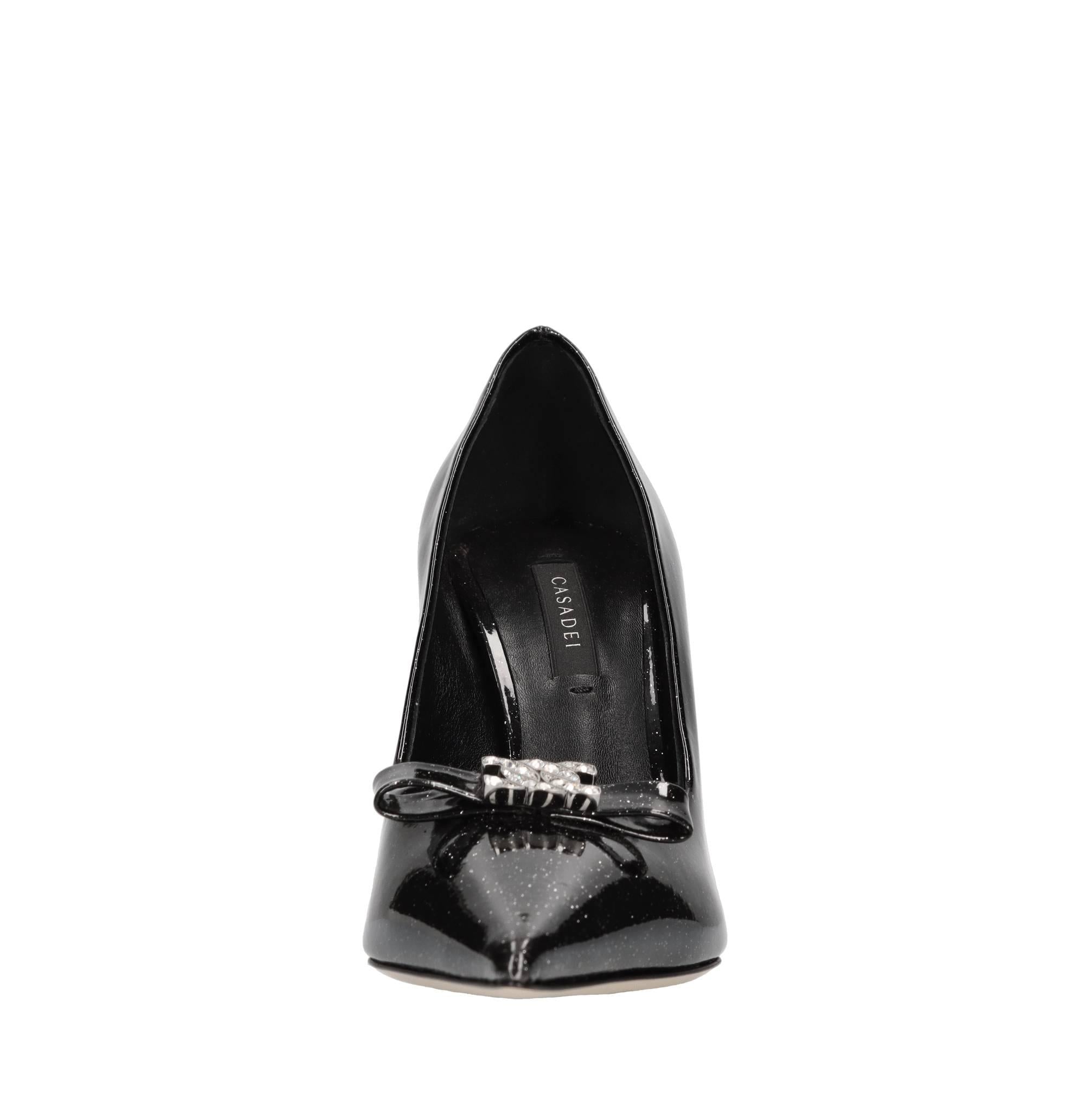 Décolleté Superblade in pelle con microglitter argento,fiocco con C-chain impreziosito da strass 