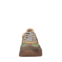 Sneakers vintage in camoscio di pelle, con inserti in eco-pelliccia 
