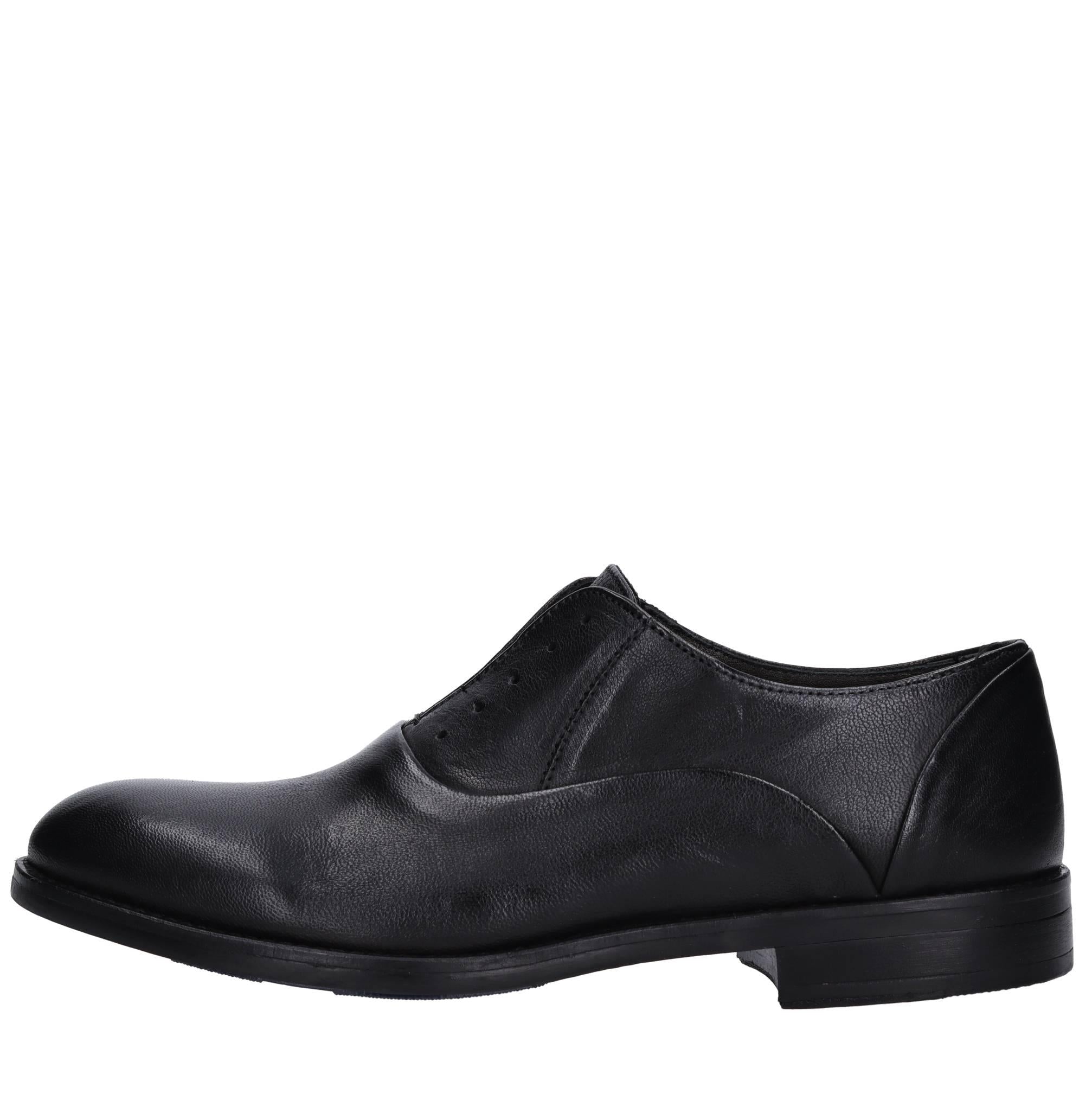 Stringate in pelle 