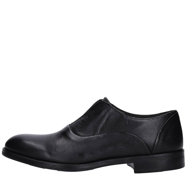 Stringate in pelle 