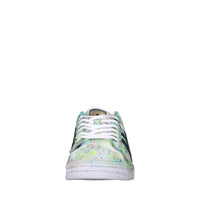 Sneakers in pelle. 
