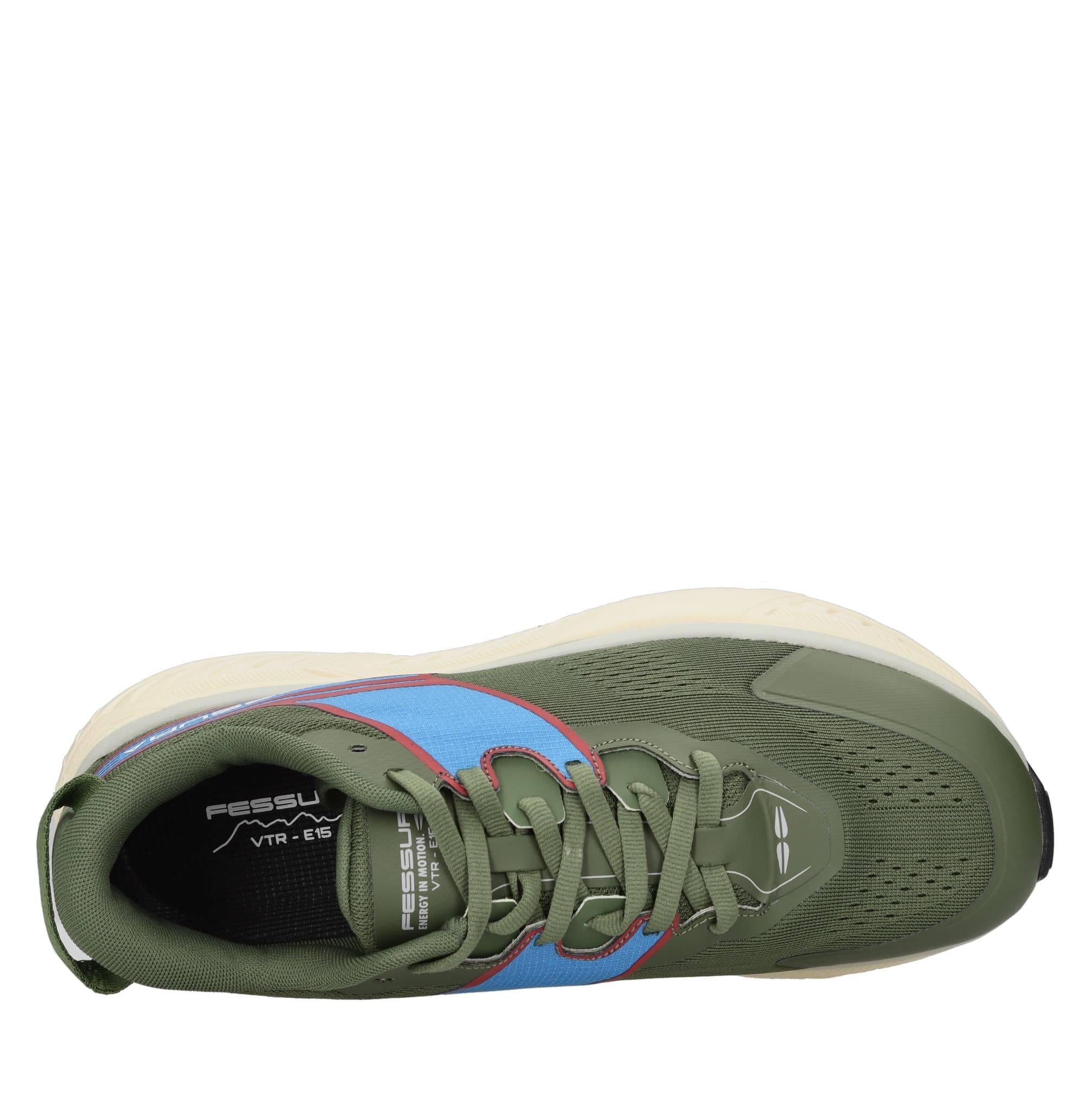 Sneakers modello in tessuto tecnico con inserti in gomma 