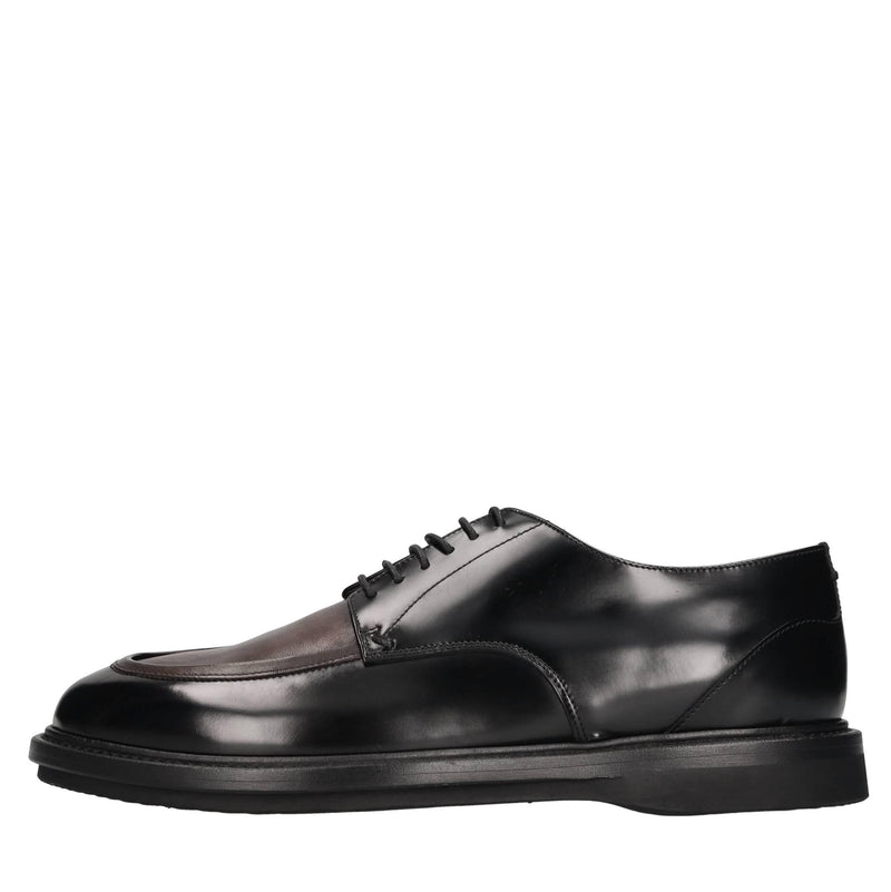 Stringate in pelle 