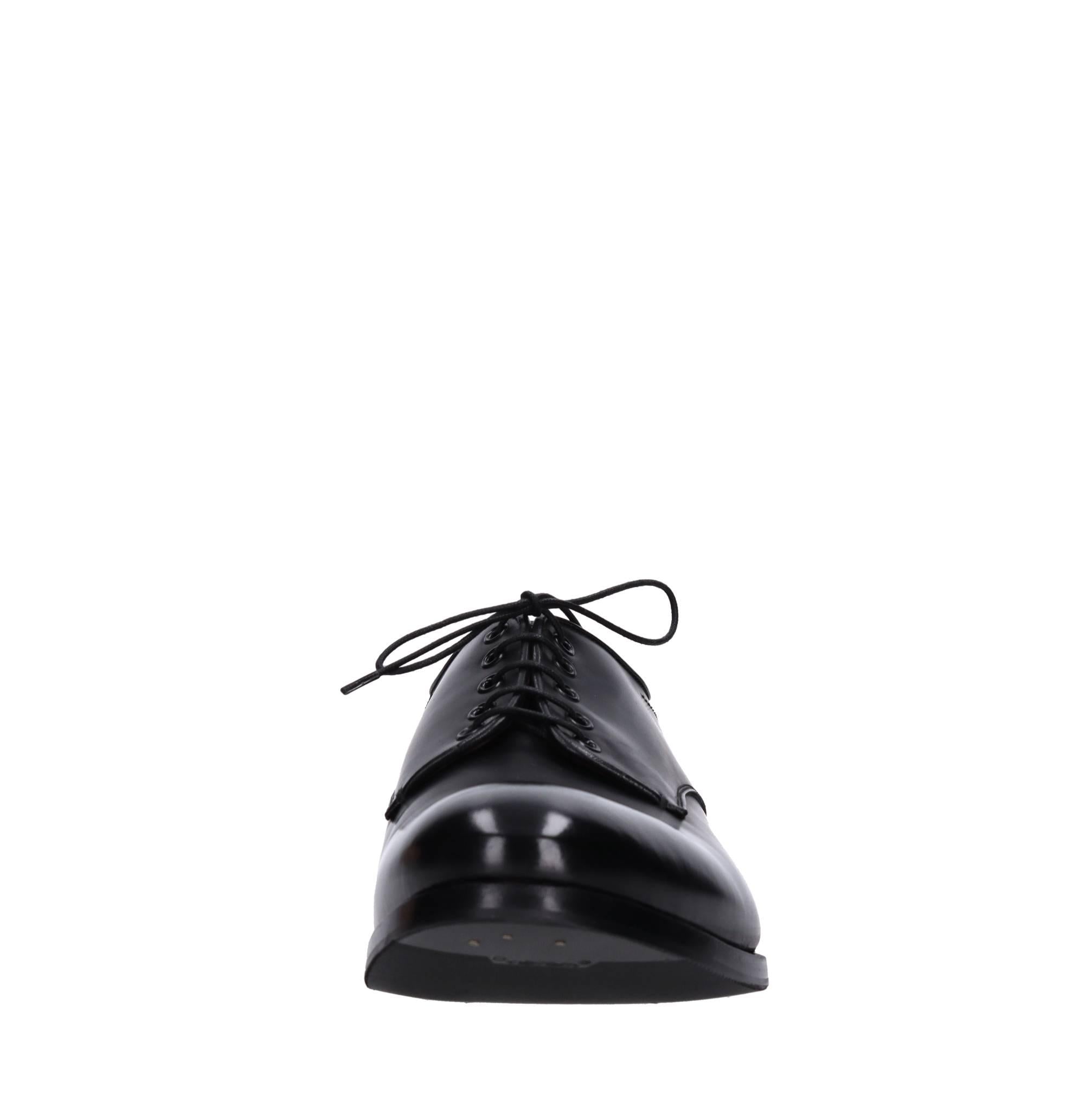Stringate in pelle 