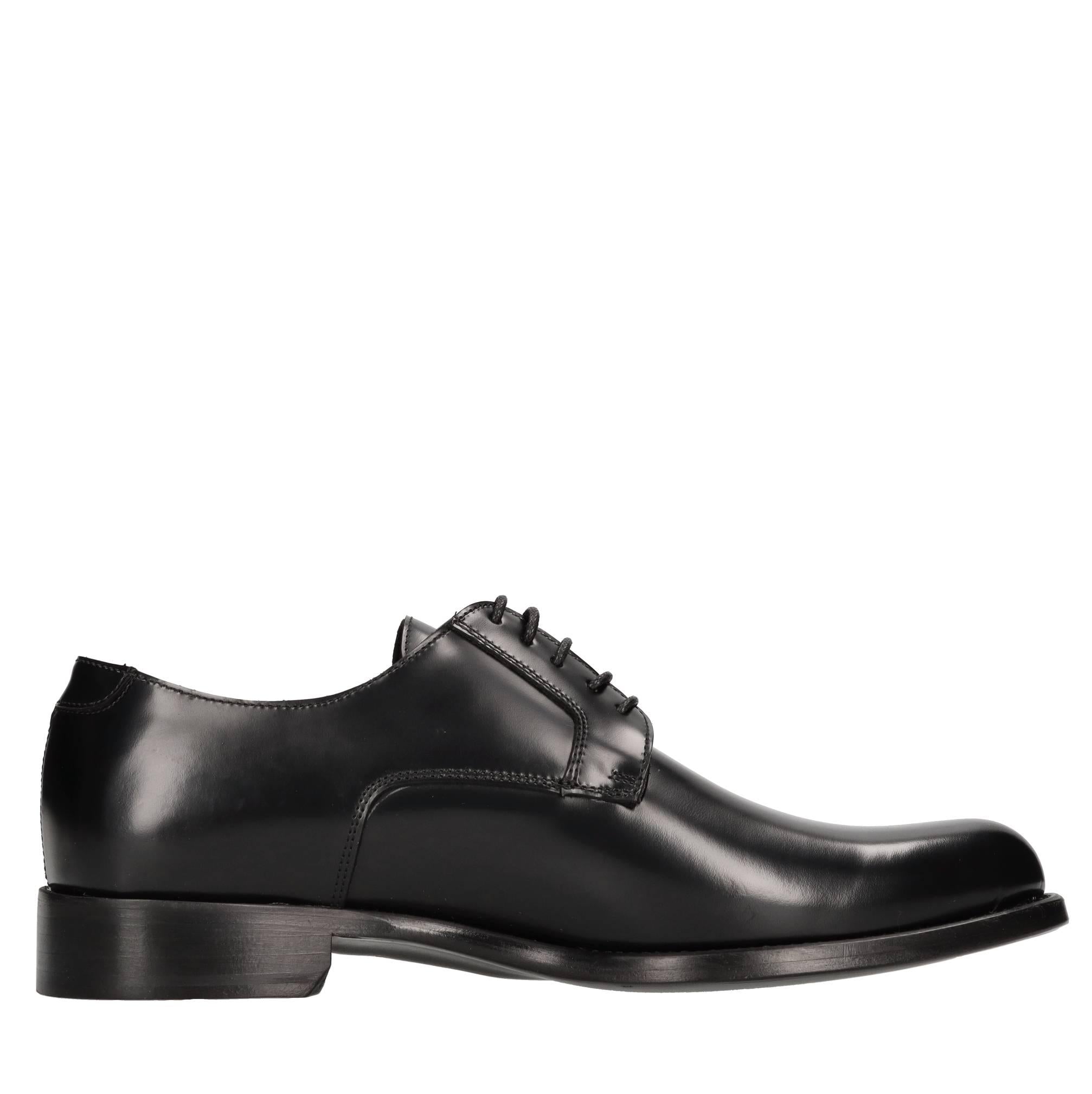 Stringate in pelle 