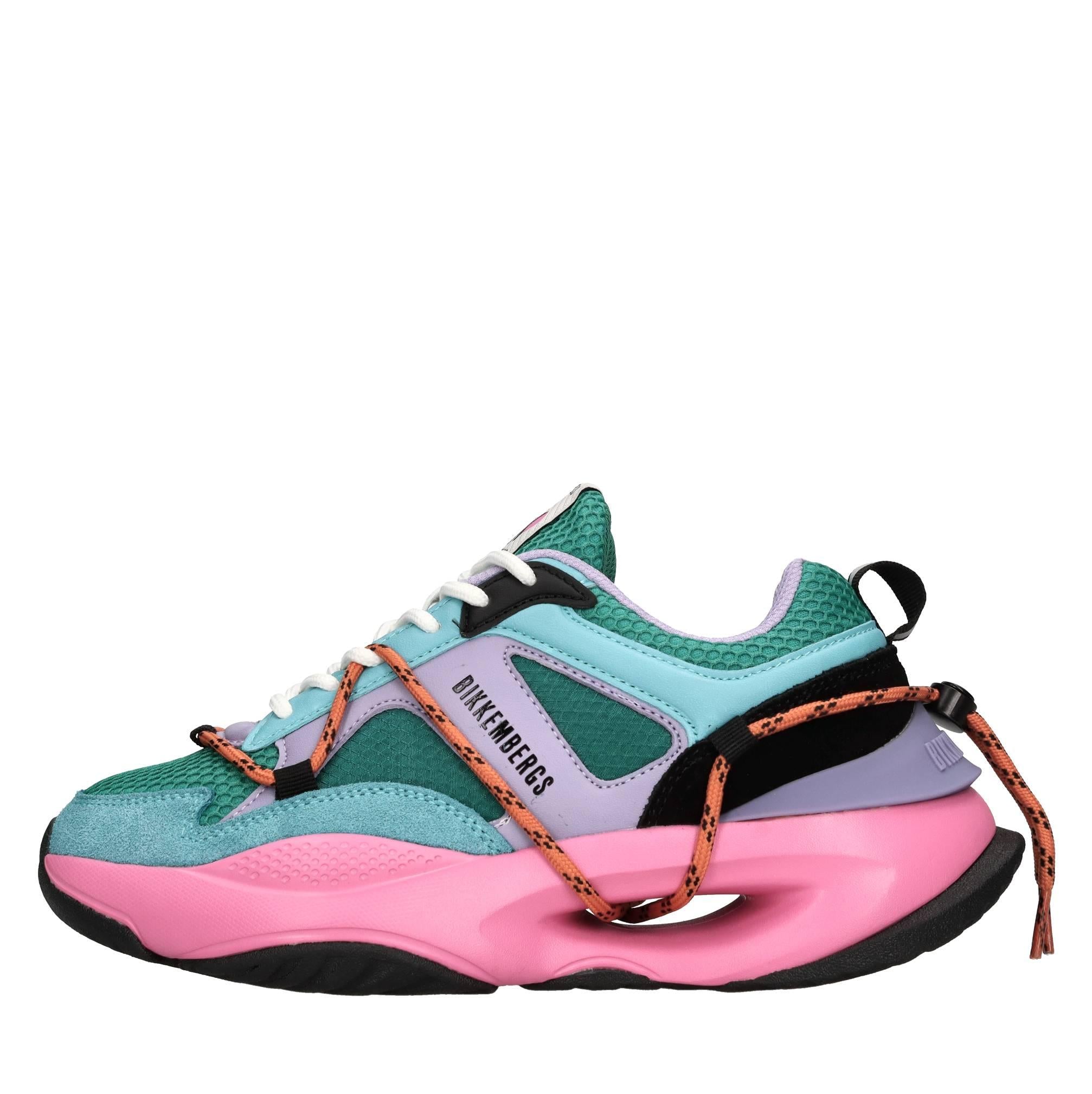 Sneakers in camoscio, ecopelle e tessuto 