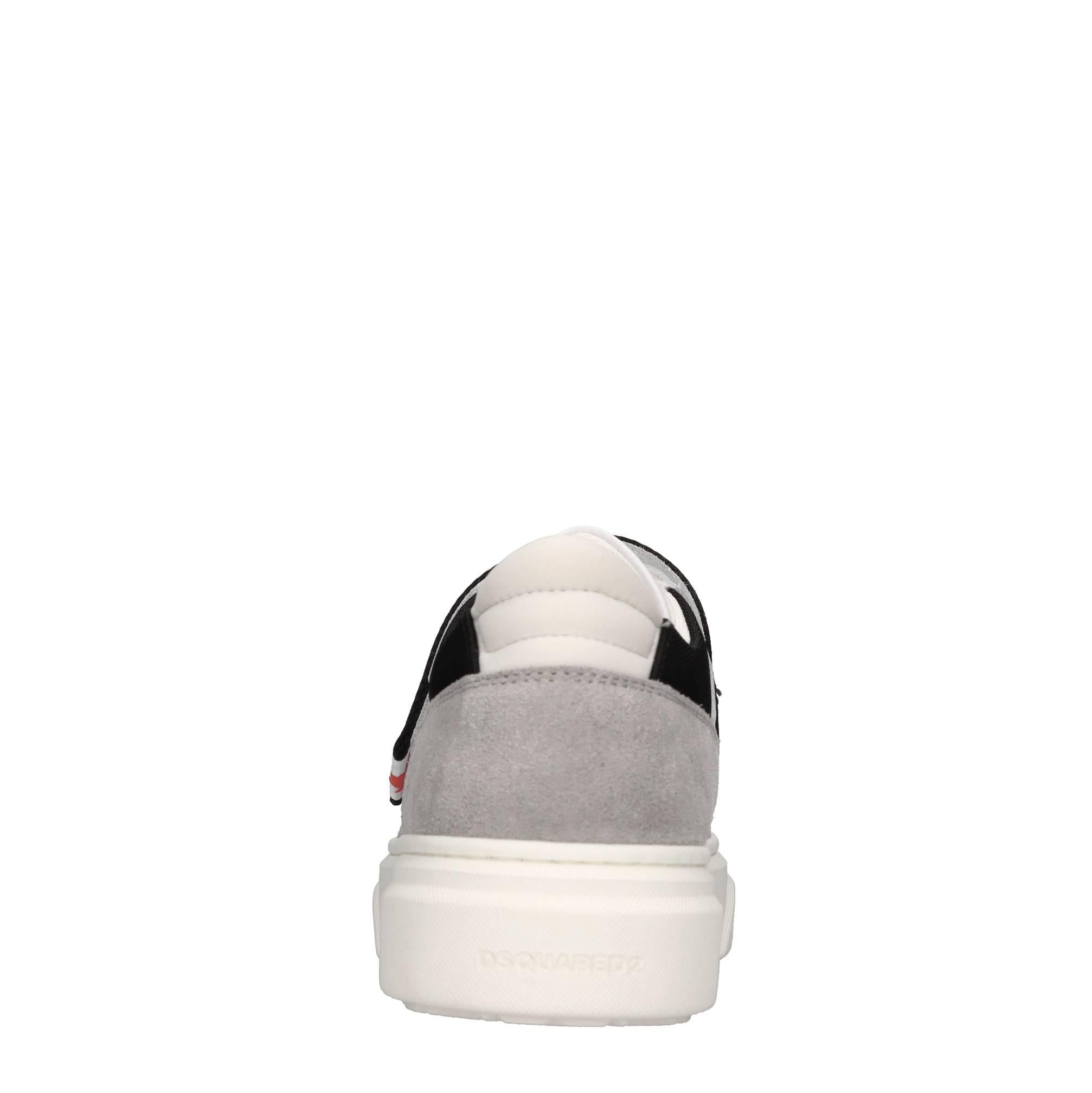 Sneakers in camoscio e tessuto 