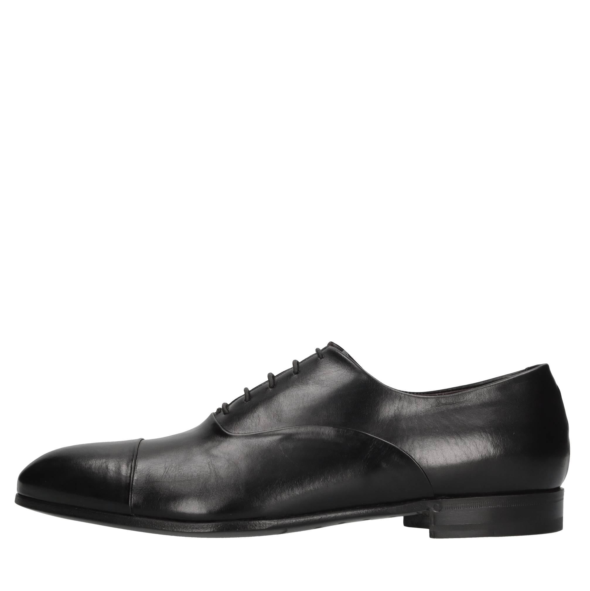 Stringate in pelle 