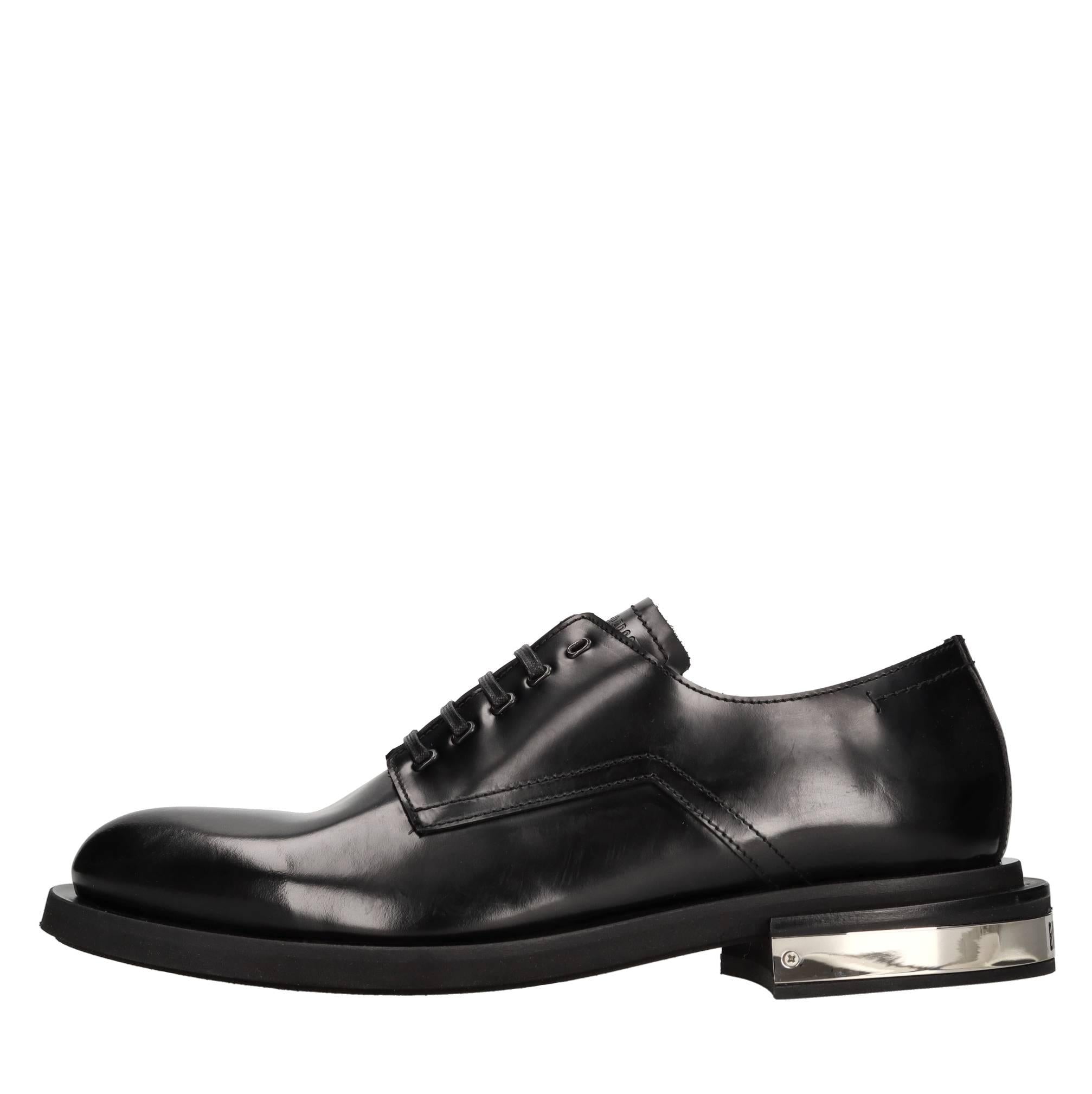Stringate in pelle 
