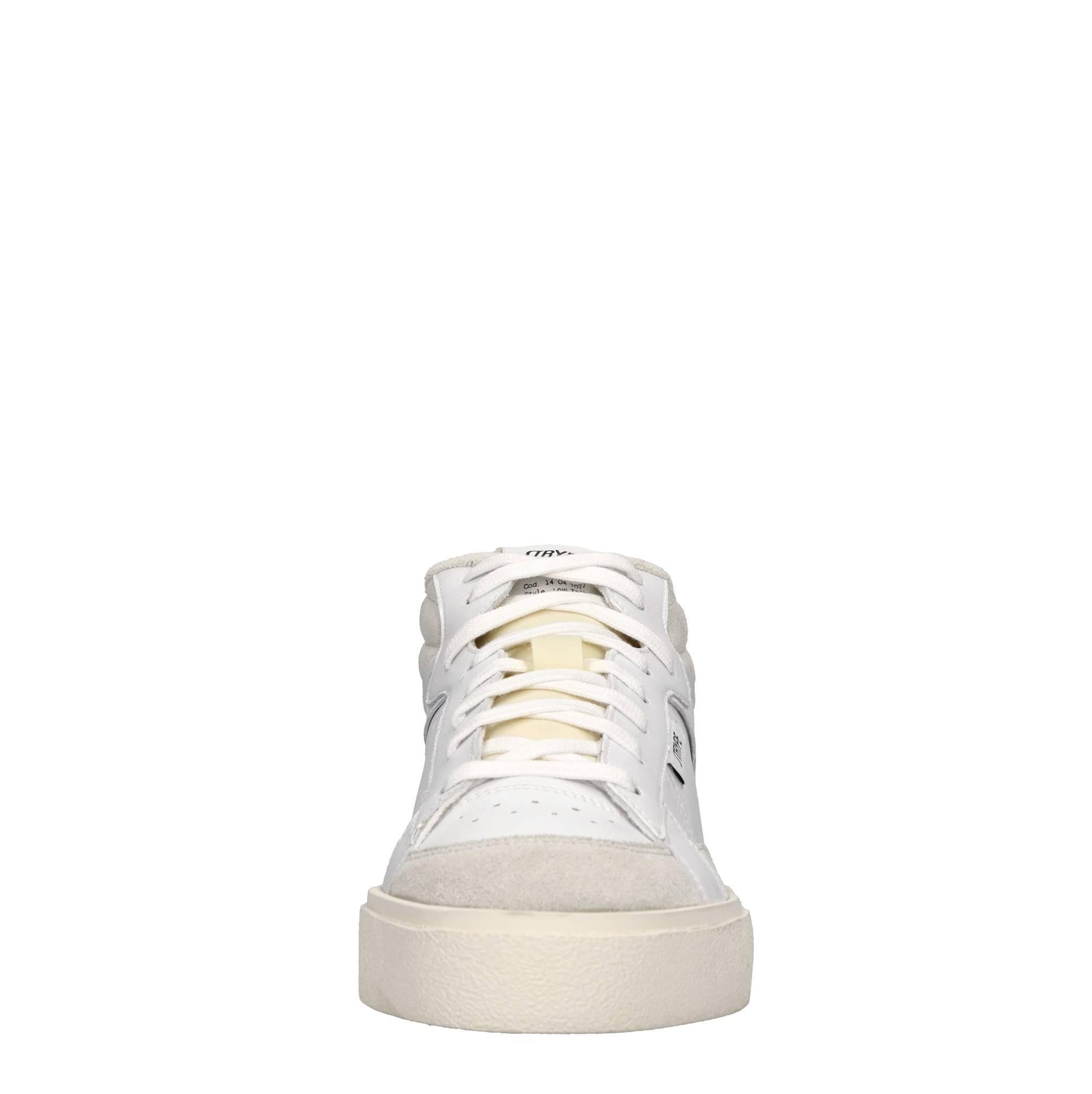 Sneakers in pelle e tessuto 
