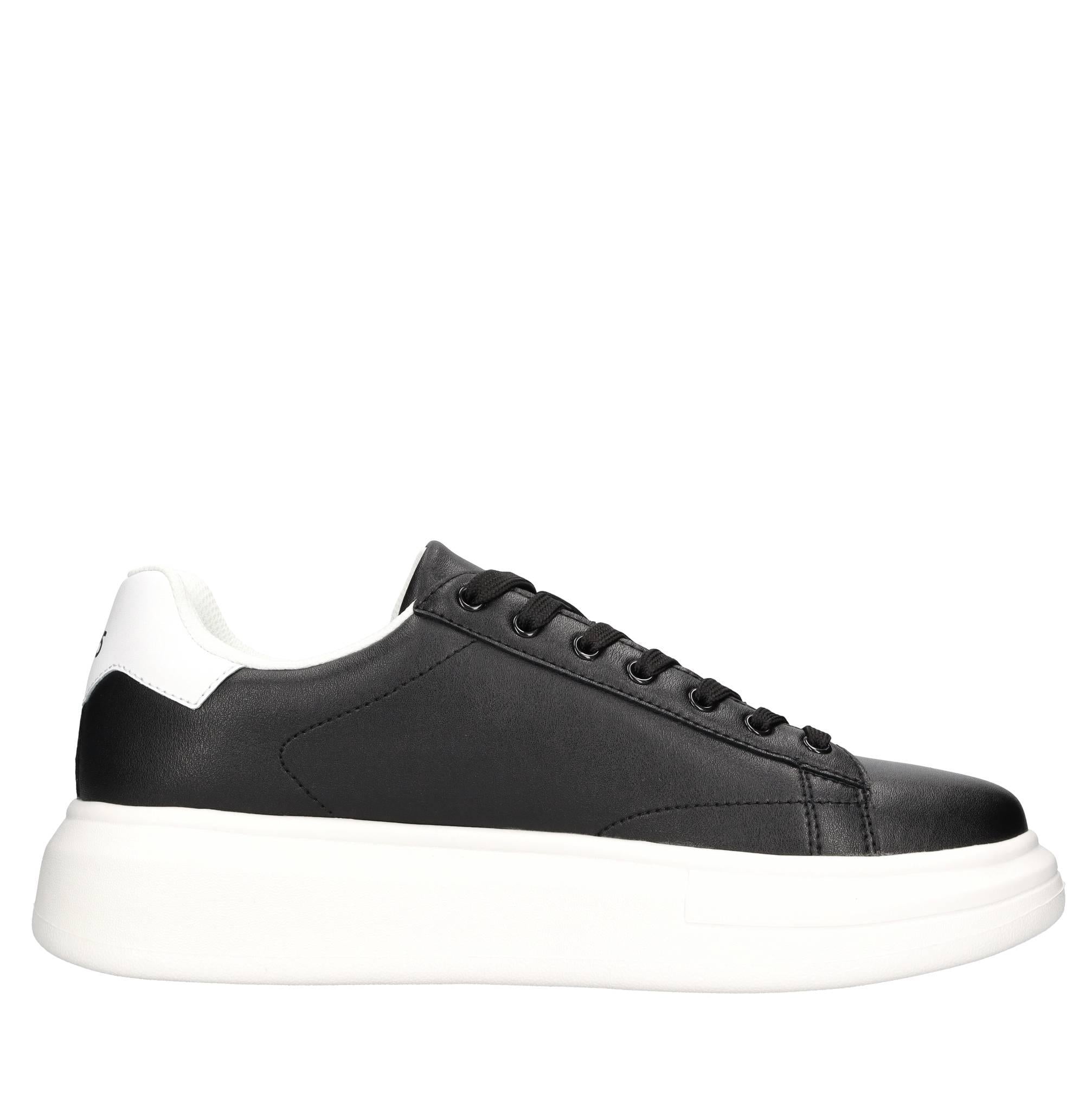 Sneakers in pelle 