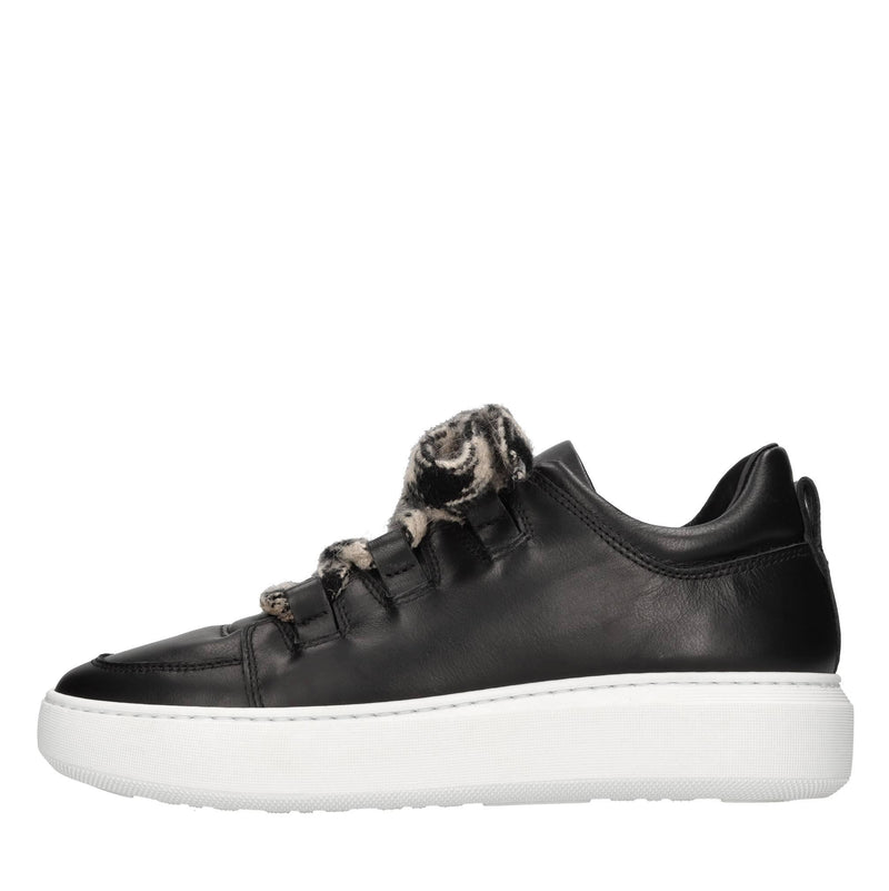 Sneakers in pelle 
