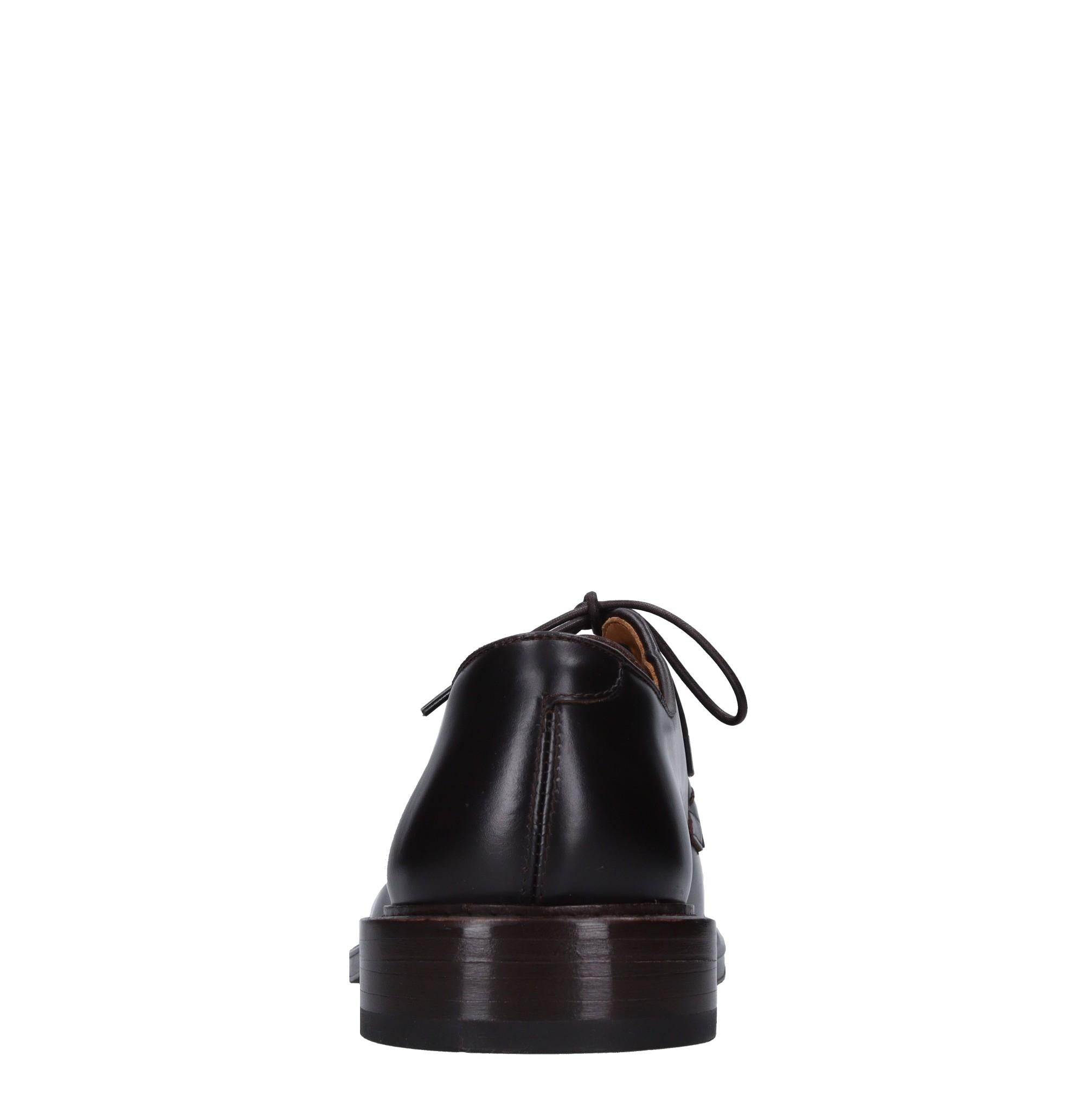 Stringate in pelle 