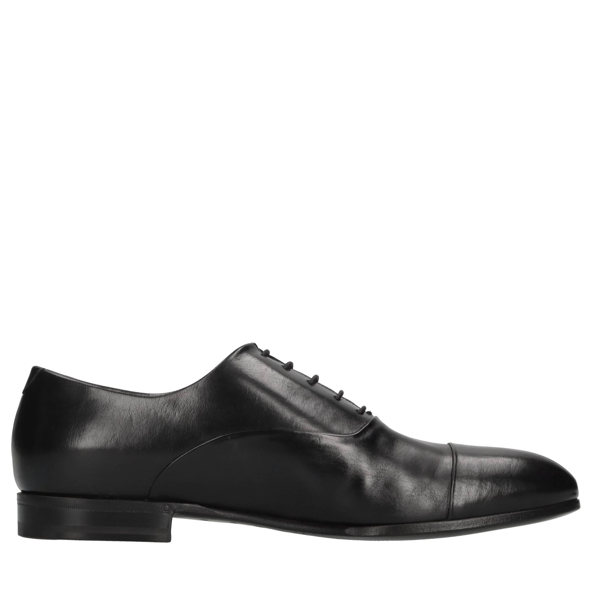 Stringate in pelle 