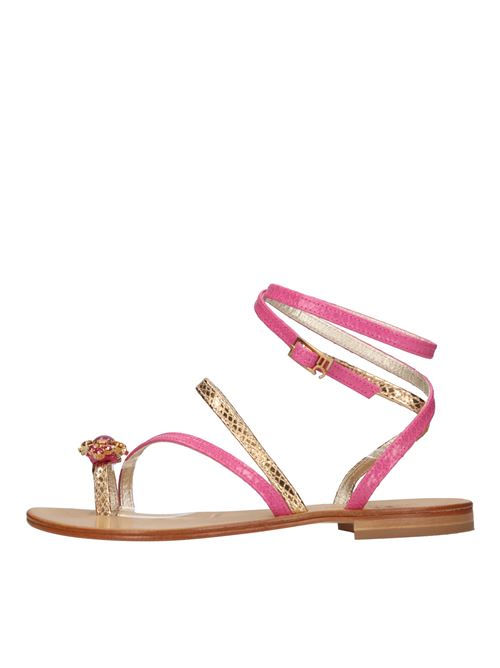 Flat leather thong sandals EMANUELA CARUSO | R05/BT10TAMPCUOIFUXIA-ORO